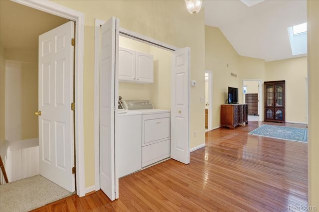 174 Addison Circle 19, Fowlerville Village, MI 48836