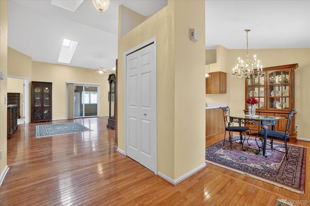 174 Addison Circle 19, Fowlerville Village, MI 48836