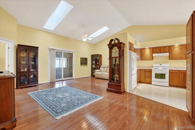 174 Addison Circle 19, Fowlerville Village, MI 48836