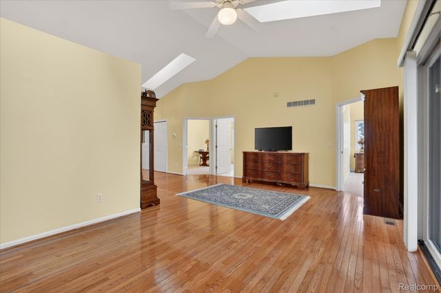 174 Addison Circle 19, Fowlerville Village, MI 48836