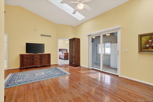 174 Addison Circle 19, Fowlerville Village, MI 48836