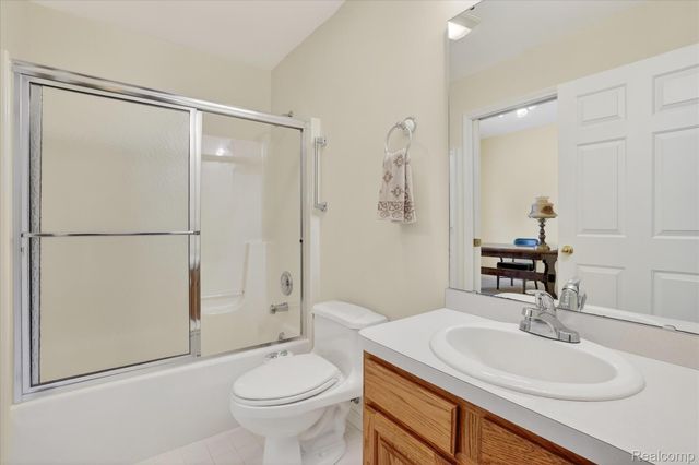 174 Addison Circle 19, Fowlerville Village, MI 48836