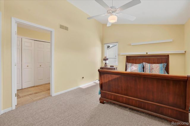 174 Addison Circle 19, Fowlerville Village, MI 48836