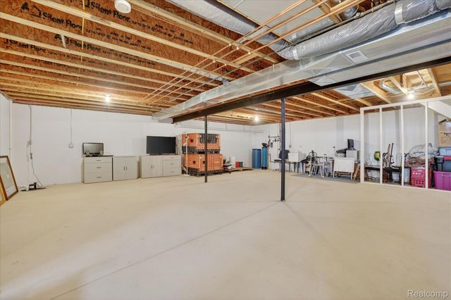 174 Addison Circle 19, Fowlerville Village, MI 48836