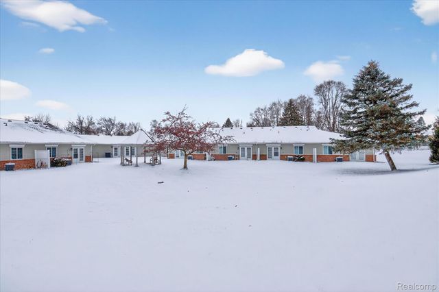 174 Addison Circle 19, Fowlerville Village, MI 48836