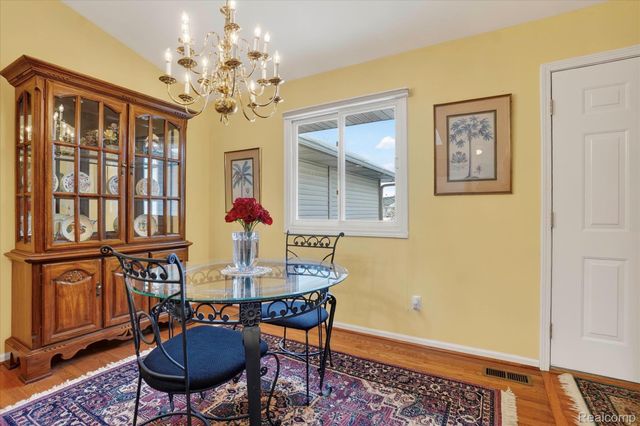 174 Addison Circle 19, Fowlerville Village, MI 48836