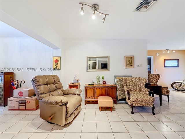 4220 NE 4th Ter, Deerfield Beach, FL 33064