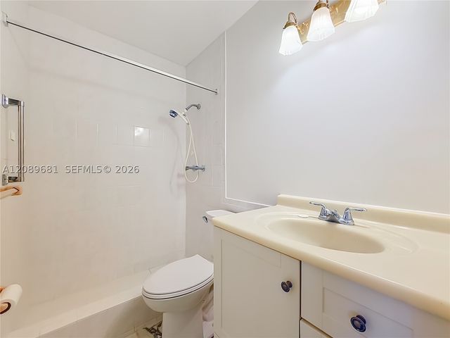 4220 NE 4th Ter, Deerfield Beach, FL 33064