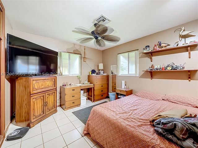 4220 NE 4th Ter, Deerfield Beach, FL 33064