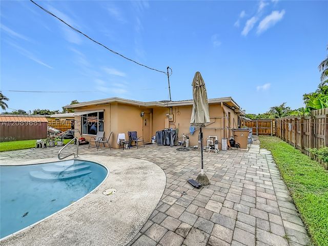 4220 NE 4th Ter, Deerfield Beach, FL 33064
