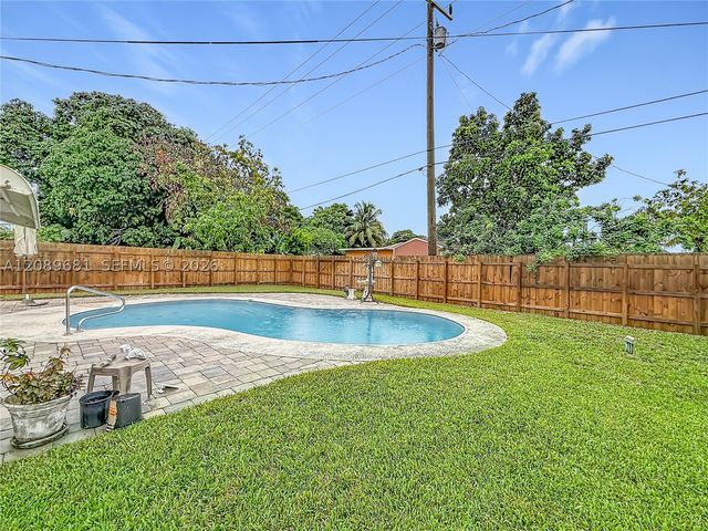 4220 NE 4th Ter, Deerfield Beach, FL 33064