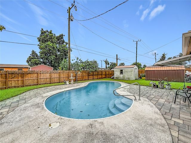 4220 NE 4th Ter, Deerfield Beach, FL 33064