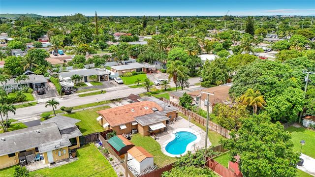 4220 NE 4th Ter, Deerfield Beach, FL 33064