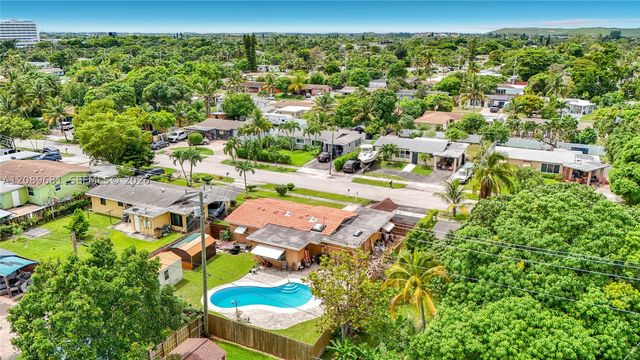 4220 NE 4th Ter, Deerfield Beach, FL 33064