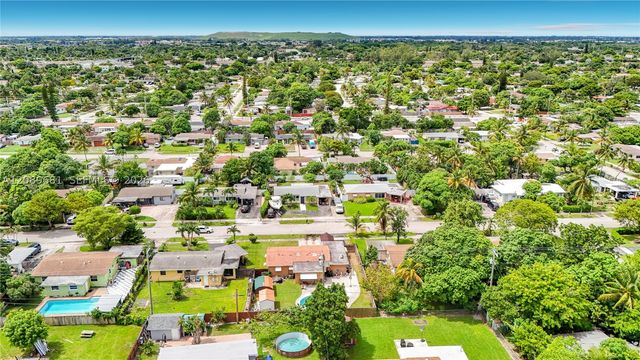 4220 NE 4th Ter, Deerfield Beach, FL 33064