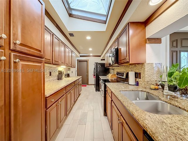 4220 NE 4th Ter, Deerfield Beach, FL 33064