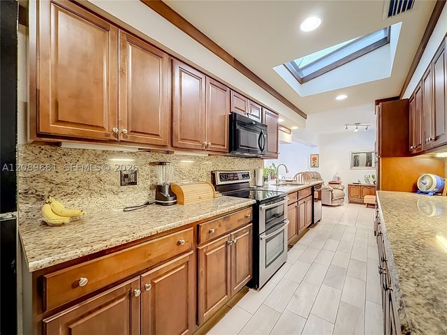 4220 NE 4th Ter, Deerfield Beach, FL 33064