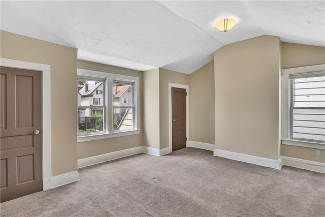 314 Grove St, Mckees Rocks, PA 15136