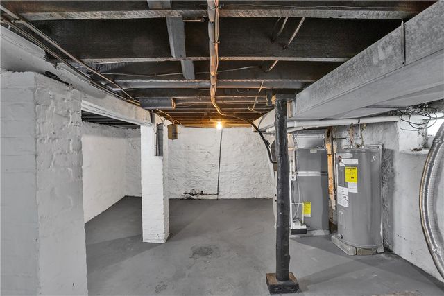 314 Grove St, Mckees Rocks, PA 15136