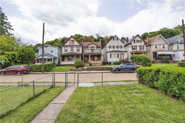 314 Grove St, Mckees Rocks, PA 15136