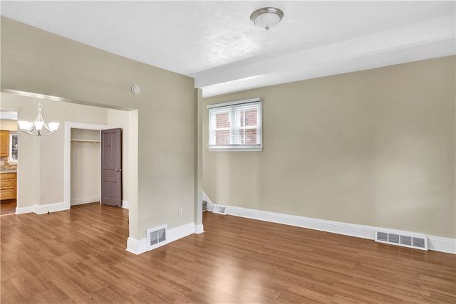 314 Grove St, Mckees Rocks, PA 15136