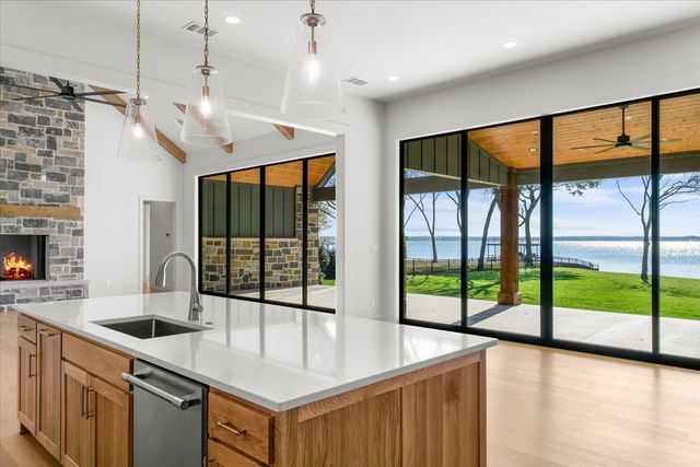 1194 The Shores Drive, Corsicana, TX 75109