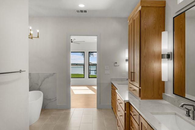 1194 The Shores Drive, Corsicana, TX 75109