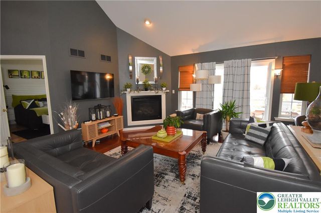 1220 Jane Lane, Pen Argyl Boro, PA 18072