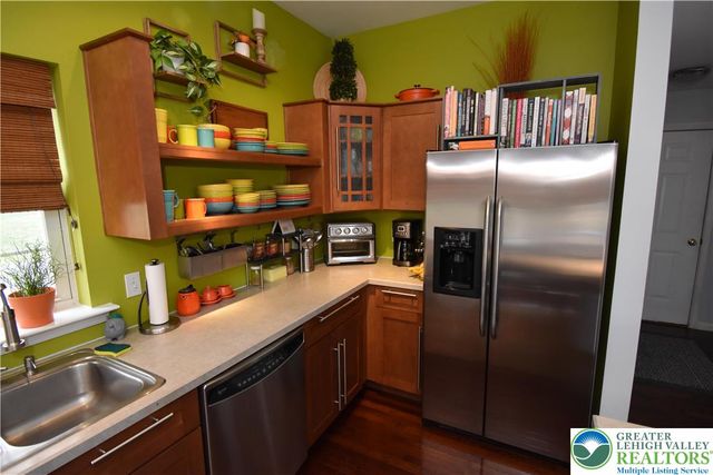 1220 Jane Lane, Pen Argyl Boro, PA 18072