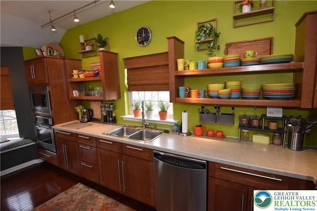 1220 Jane Lane, Pen Argyl Boro, PA 18072