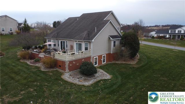 1220 Jane Lane, Pen Argyl Boro, PA 18072