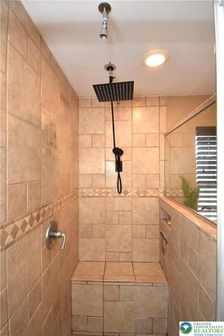 1220 Jane Lane, Pen Argyl Boro, PA 18072