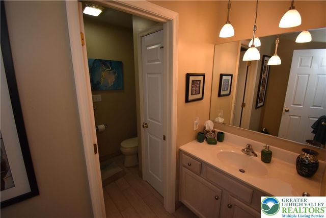 1220 Jane Lane, Pen Argyl Boro, PA 18072