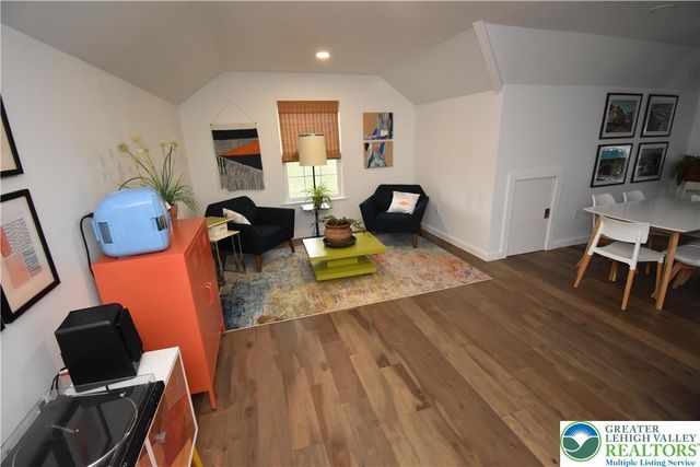 1220 Jane Lane, Pen Argyl Boro, PA 18072