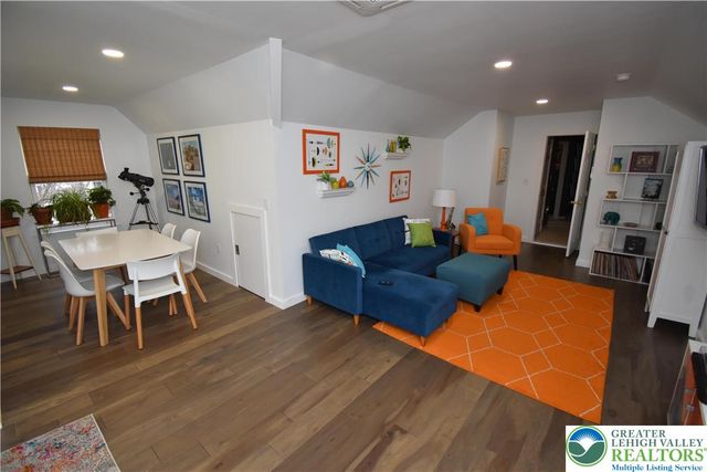 1220 Jane Lane, Pen Argyl Boro, PA 18072