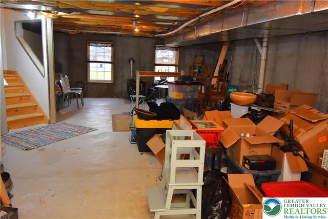 1220 Jane Lane, Pen Argyl Boro, PA 18072