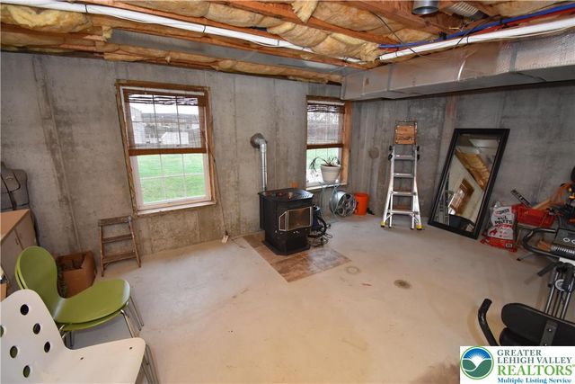 1220 Jane Lane, Pen Argyl Boro, PA 18072