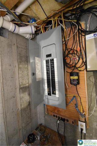 1220 Jane Lane, Pen Argyl Boro, PA 18072