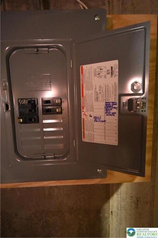 1220 Jane Lane, Pen Argyl Boro, PA 18072