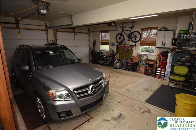 1220 Jane Lane, Pen Argyl Boro, PA 18072