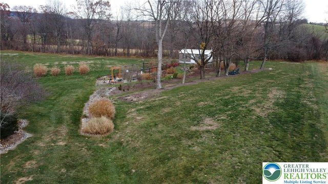 1220 Jane Lane, Pen Argyl Boro, PA 18072