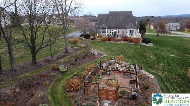 1220 Jane Lane, Pen Argyl Boro, PA 18072