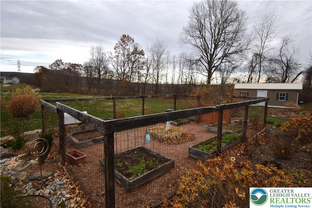 1220 Jane Lane, Pen Argyl Boro, PA 18072