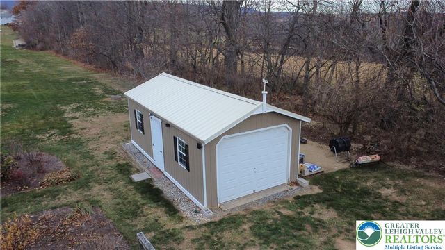 1220 Jane Lane, Pen Argyl Boro, PA 18072