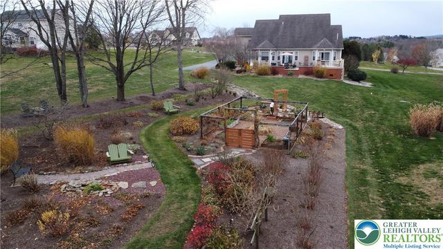 1220 Jane Lane, Pen Argyl Boro, PA 18072