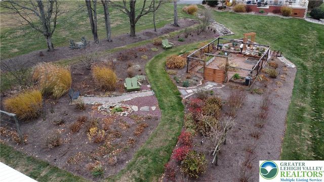 1220 Jane Lane, Pen Argyl Boro, PA 18072