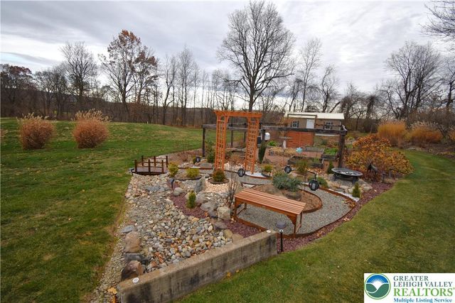 1220 Jane Lane, Pen Argyl Boro, PA 18072