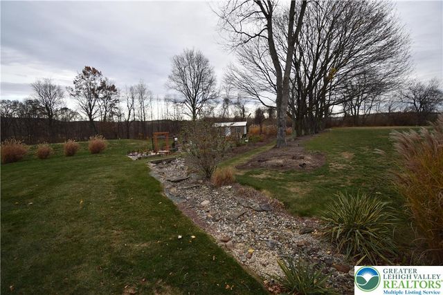 1220 Jane Lane, Pen Argyl Boro, PA 18072