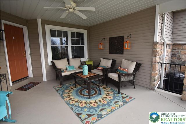 1220 Jane Lane, Pen Argyl Boro, PA 18072