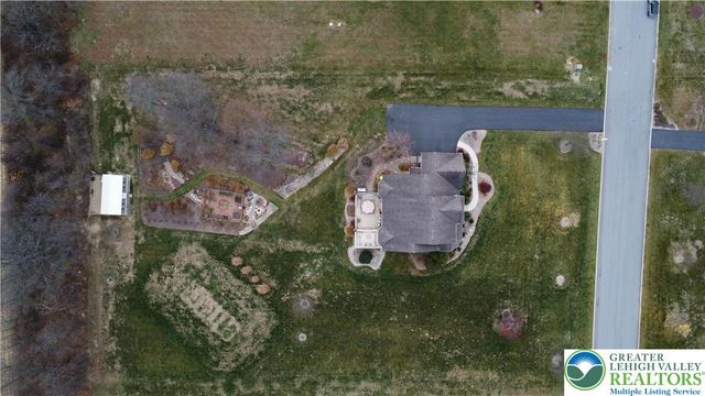 1220 Jane Lane, Pen Argyl Boro, PA 18072